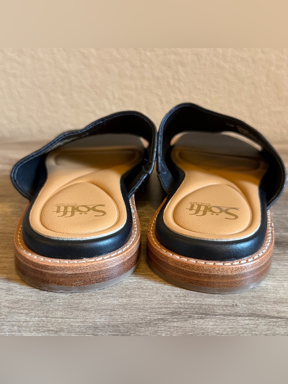 Sofft Noble Leather Slides - Picture 6 of 10